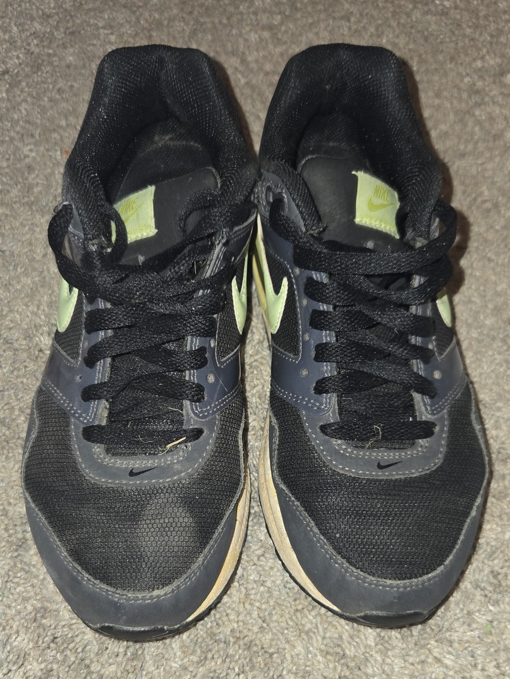 Nike Womens Black Sneakers with Lime Swoosh